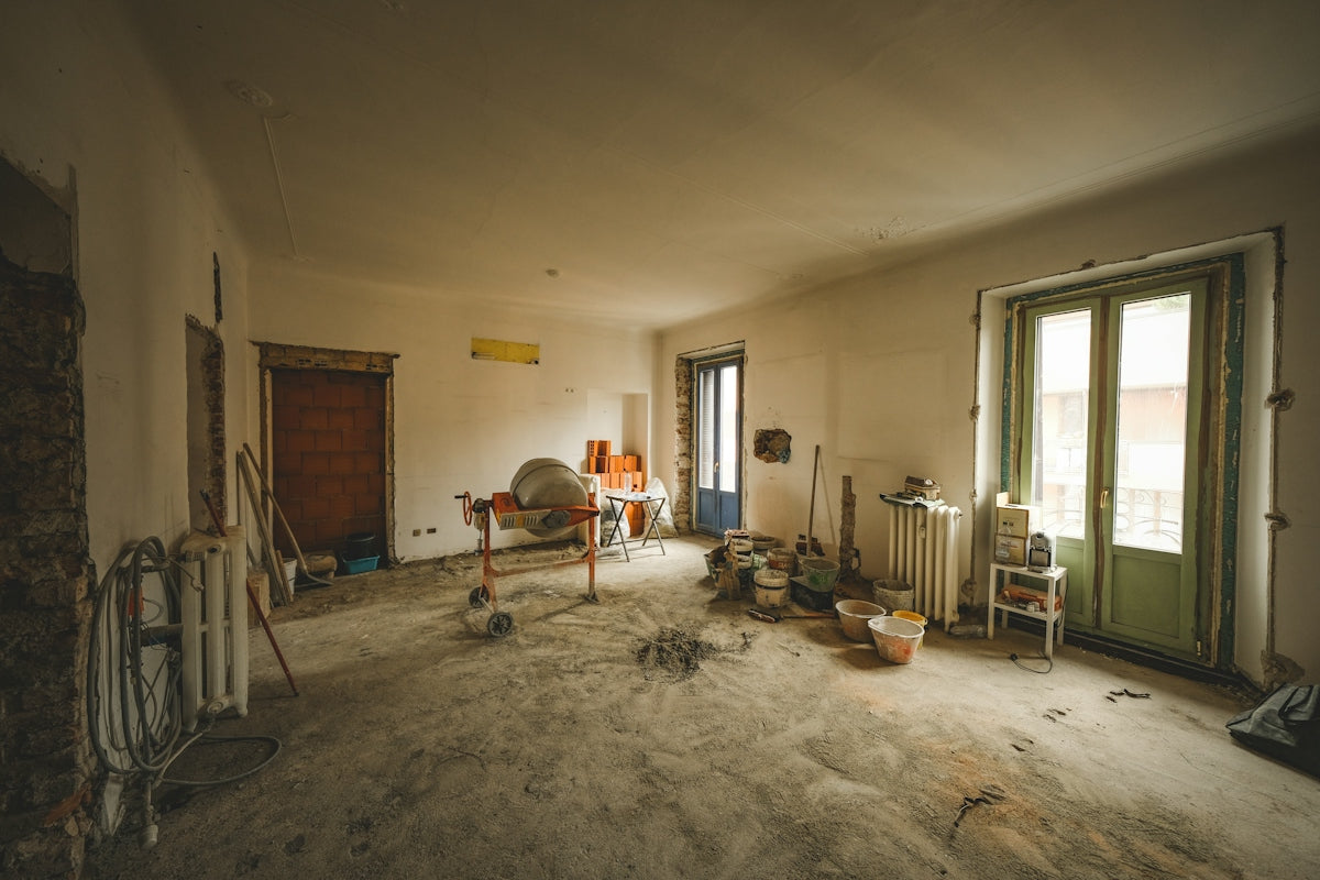 a room that has a lot of stuff on the floor