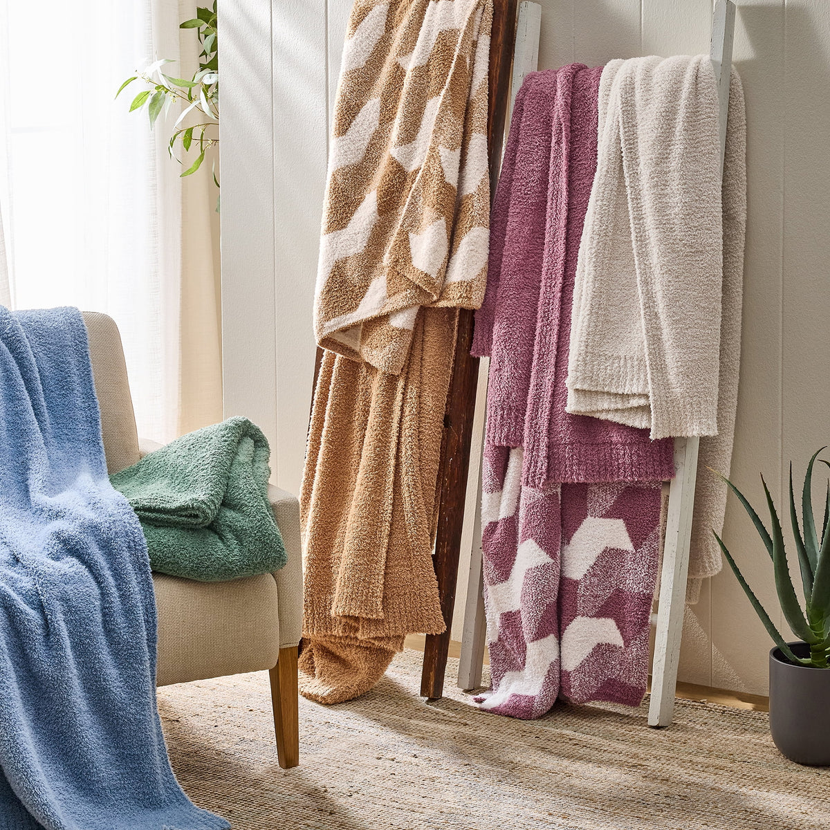 Better Homes & Gardens Oversized Cozy Knit Couch Throw Blanket, Blue Silver, 50 x 72 in